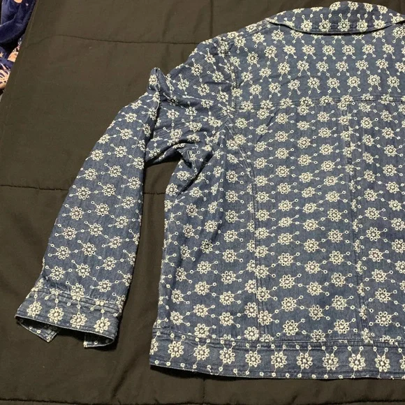 Denim&Co ~ Blue and White Patterned Jacket (XL) - Picture 13 of 14